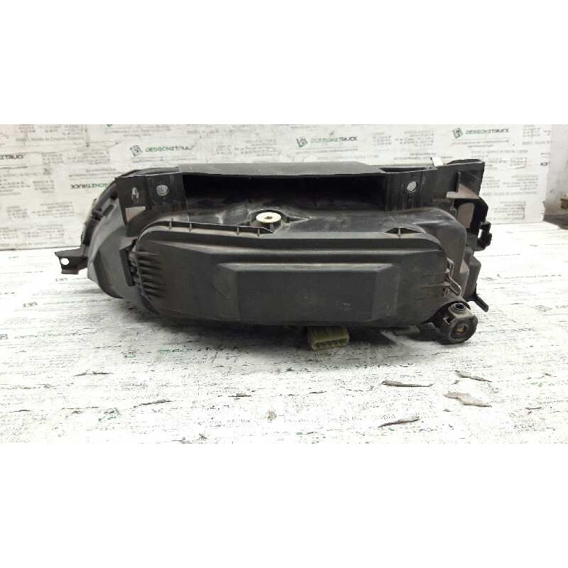 Recambio de faro derecho para citroën xantia berlina 1.6 sx referencia OEM IAM 88205034 2