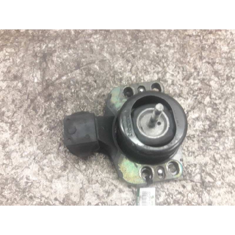 Recambio de soporte motor para renault master combi desde '98 2.5 diesel referencia OEM IAM 8200022595A 8200022597B 8200022596B - Blanco