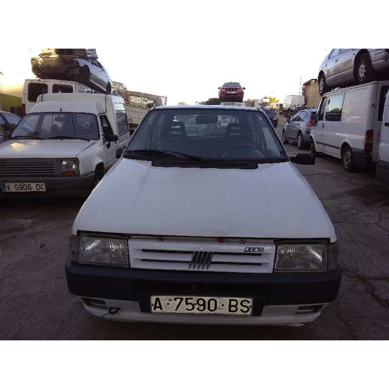 FIAT UNO (146)