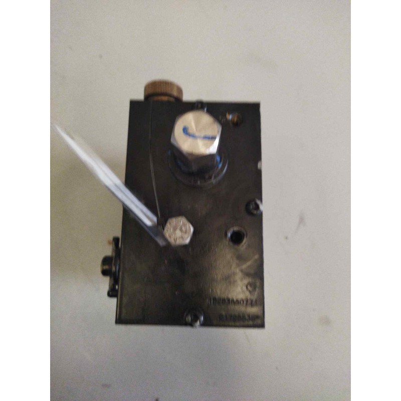 Recambio de bomba elevacion cabina para renault serie t 12.8 diesel referencia OEM IAM 21726535 18283660771 - Blanco 2