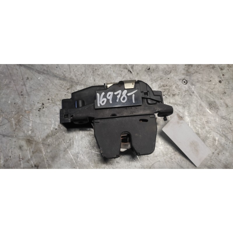 Recambio de cerradura maletero / porton para peugeot 207 urban referencia OEM IAM 9660403980 3 PINS 