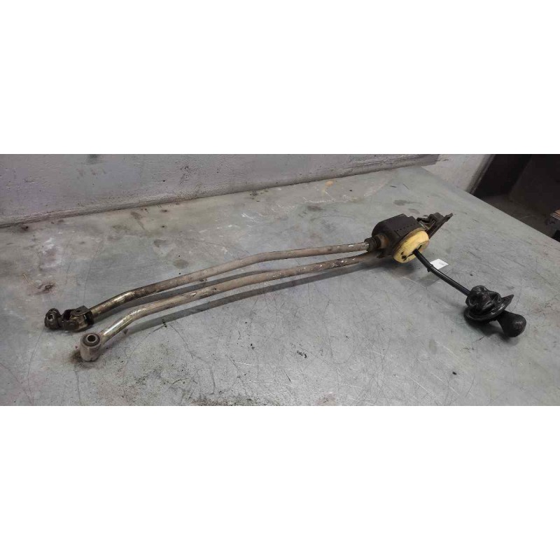 Recambio de palanca cambio para ford fiesta berlina básico referencia OEM IAM 96WT7M038AA - Rojo 2