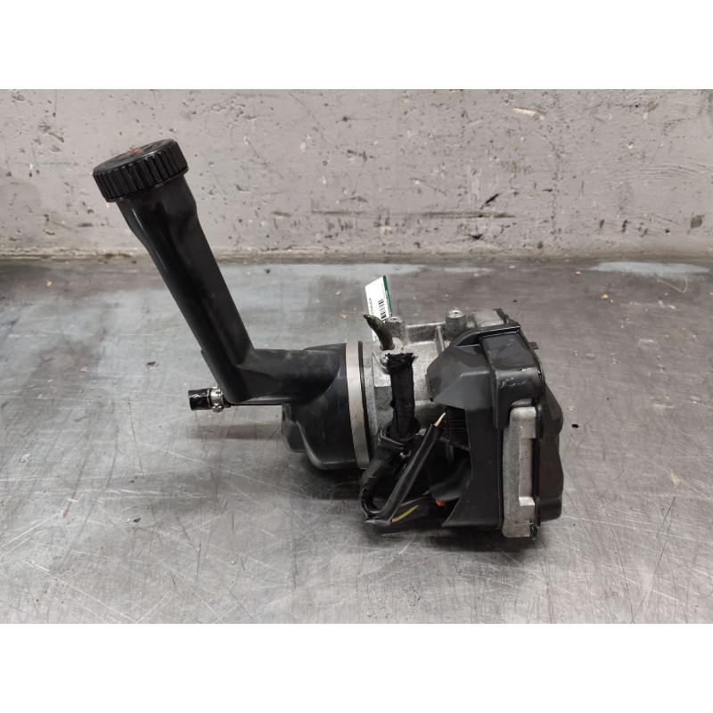 Recambio de bomba direccion para peugeot 308 confort referencia OEM IAM 9684979180  