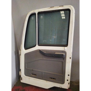 Recambio de puerta delantera derecha para astra trucks ....... ....... referencia OEM IAM   