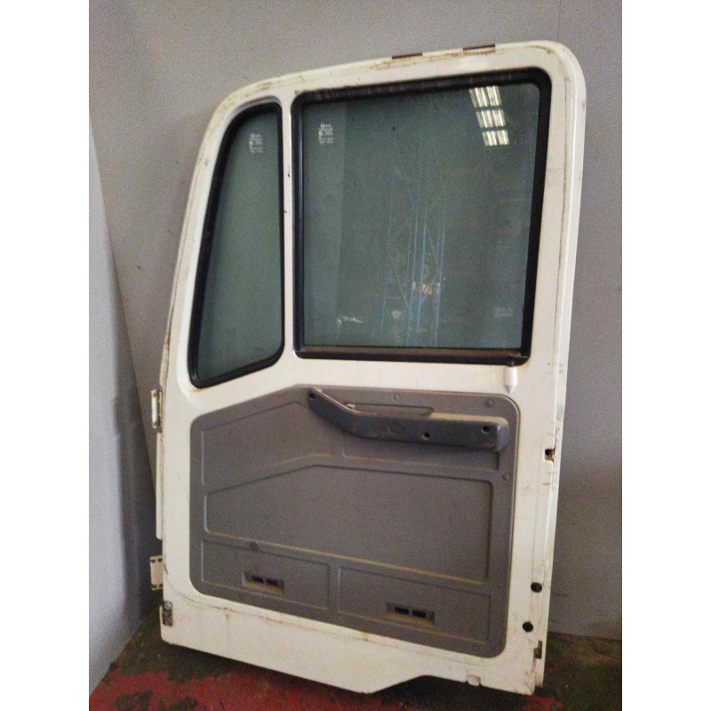 Recambio de puerta delantera derecha para astra trucks ....... ....... referencia OEM IAM - Blanco 2