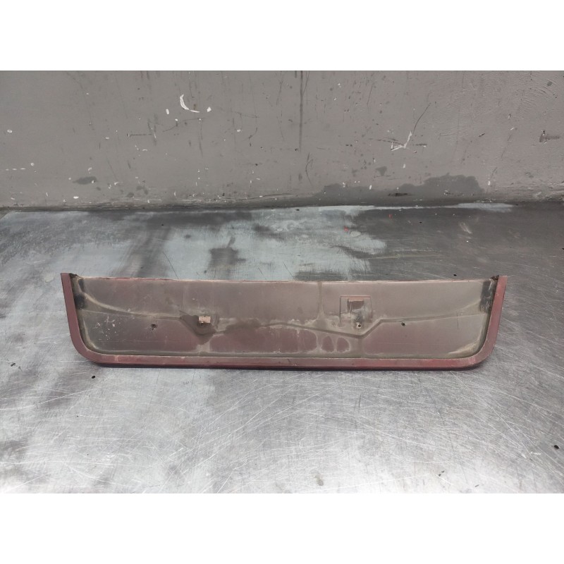 Recambio de portamatriculas para renault megane ii coupe/cabrio authentique referencia OEM IAM 8200205570 - Rojo 3