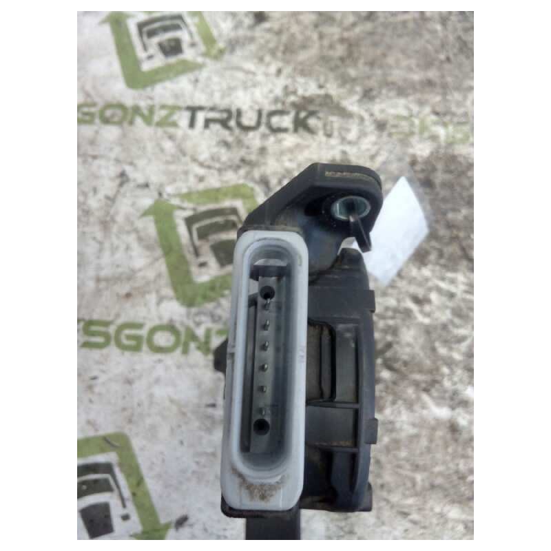 Recambio de pedal acelerador para man tgx 18.480 fg / 4x2 bl xl referencia OEM IAM 81259706103 - Blanco 2