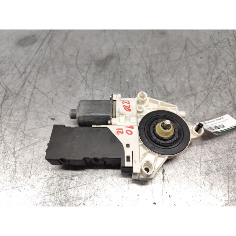 Recambio de motor elevalunas delantero izquierdo para peugeot 407 coupe básico referencia OEM IAM 0130822258  
