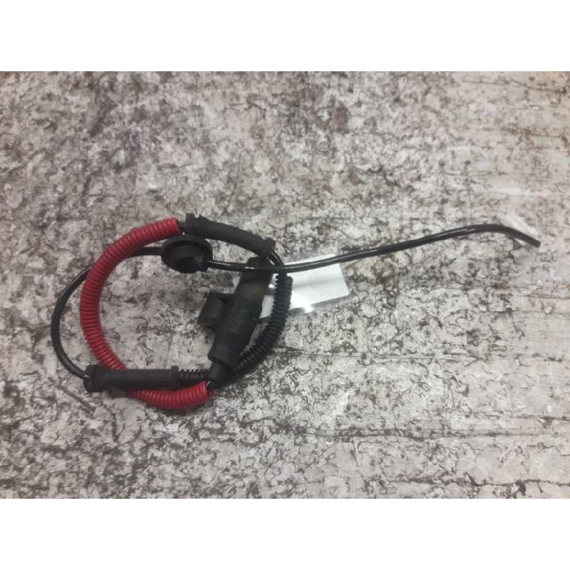 Recambio de captador abs para kia shuma ii 1.6 ls berlina portón referencia OEM IAM 0K2N143711 2 PINS TRASERO IZQUIERDO - Azul 2