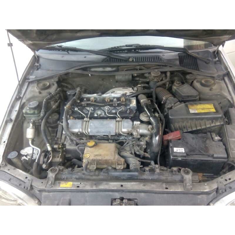 TOYOTA AVENSIS BERLINA (T 22)