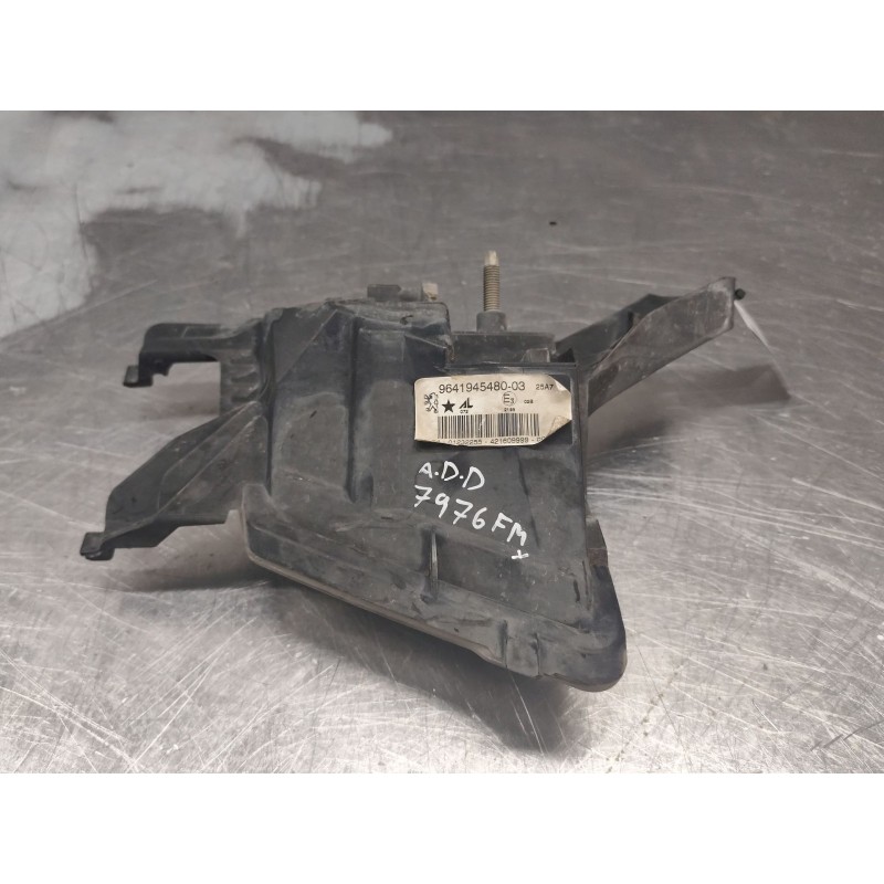 Recambio de faro antiniebla derecho para peugeot 407 st sport pack referencia OEM IAM 964194548003 - Negro 2