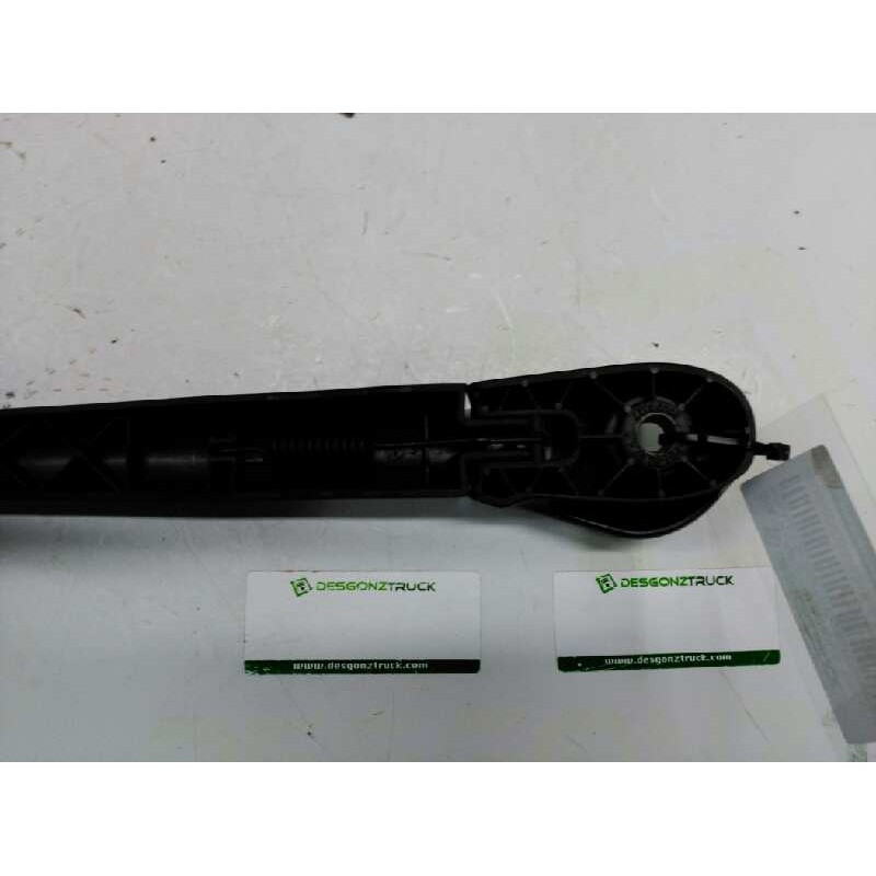 Recambio de brazo limpia trasero para renault scenic ii confort dynamique referencia OEM IAM 7700431153 2