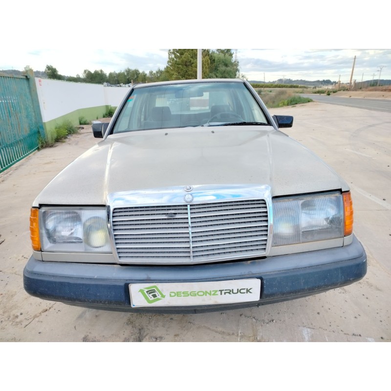 mercedes-benz clase e (w124) berlina del año 1986