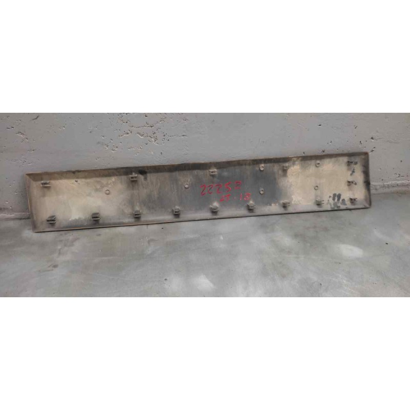 Recambio de moldura para nissan primastar (x83) combi 6 asientos batalla 2,78t referencia OEM IAM 8200036093G LATERAL IZQUIERDA - Blanco 2