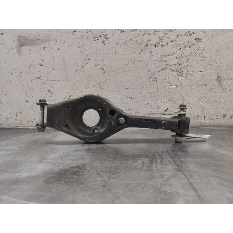 Recambio de brazo suspension inferior trasero izquierdo para hyundai i30 (gd) 1.6 crdi referencia OEM IAM 3