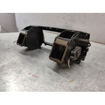 Recambio de difusor calefaccion para jaguar xf 3.0 v6 diesel edition referencia OEM IAM 8X2319K617BH  CENTRAL