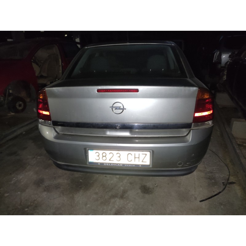 opel vectra c berlina del año 2003