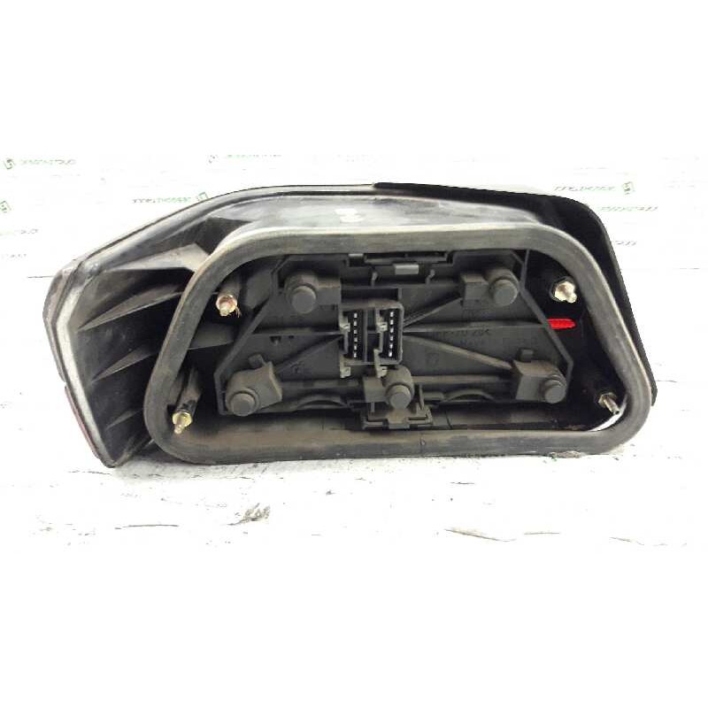 Recambio de piloto trasero derecho para peugeot 605 st turbo referencia OEM IAM 2