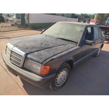 mercedes-benz clase c (w201) berlina del año 1982