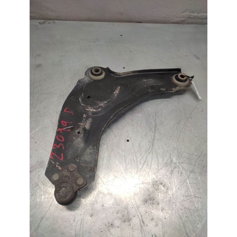 Recambio de brazo suspension inferior delantero derecho para opel vivaro 1.9 cdti cat (f9q-760 / l08) referencia OEM IAM - Blanco