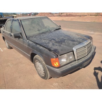 mercedes-benz clase c (w201) berlina del año 1982