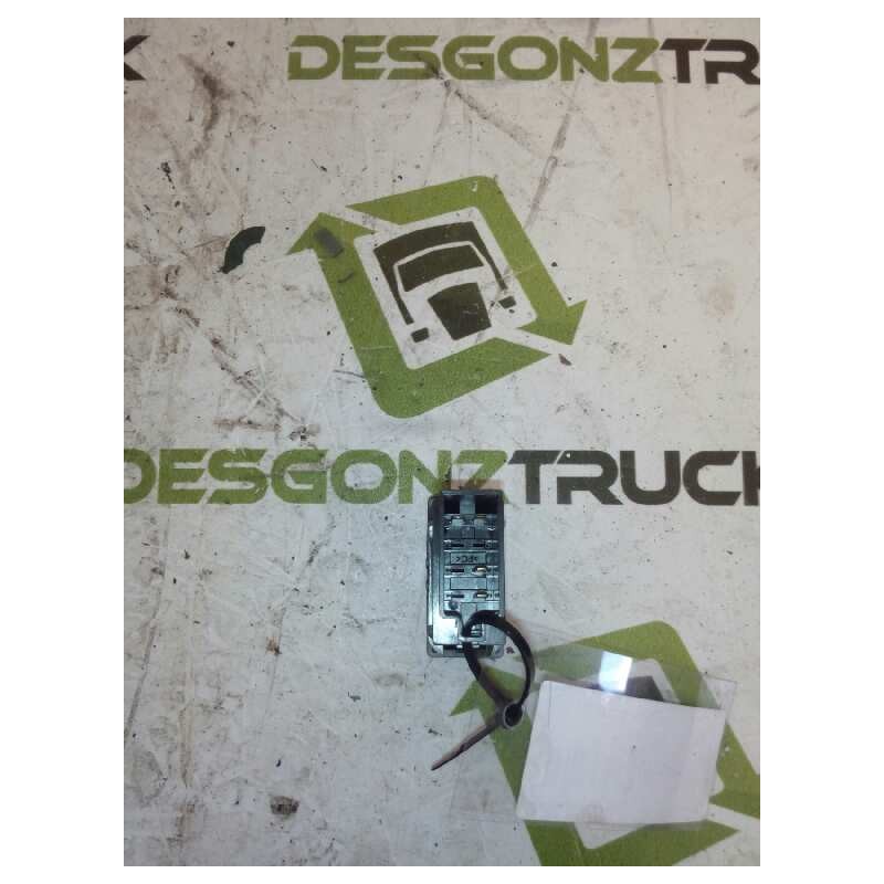 Recambio de mando multifuncion para man tgx 18.480 fg / 4x2 bl xl referencia OEM IAM 81255250211 BOTON LUZ PARTE TRASERA CABINA - Blanco 2