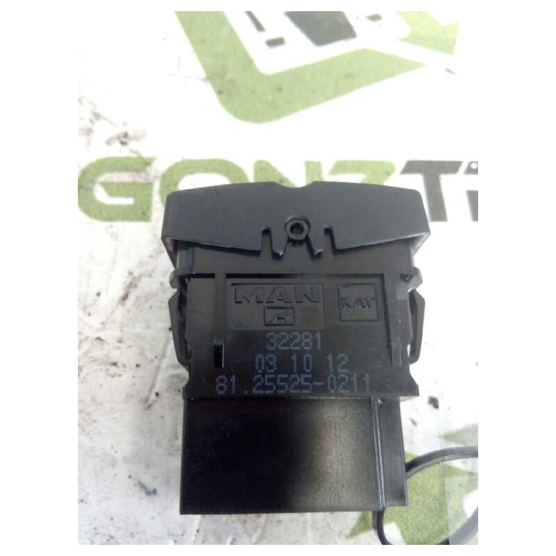 Recambio de mando multifuncion para man tgx 18.480 fg / 4x2 bl xl referencia OEM IAM 81255250211 BOTON LUZ PARTE TRASERA CABINA - Blanco 3