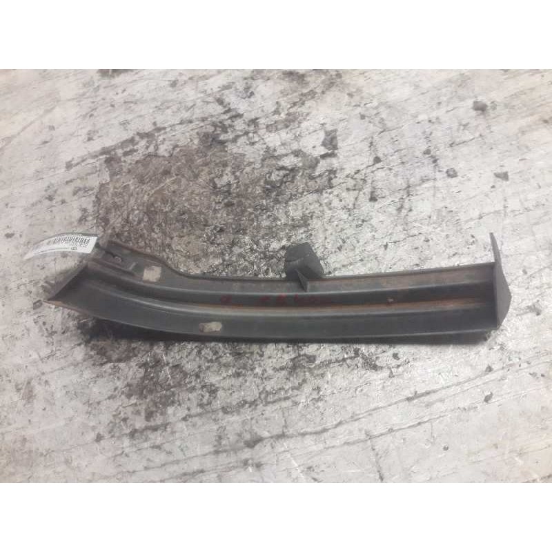 Recambio de moldura para opel zafira a elegance referencia OEM IAM 90580652 BAJO FARO DERECHO - Gris 2