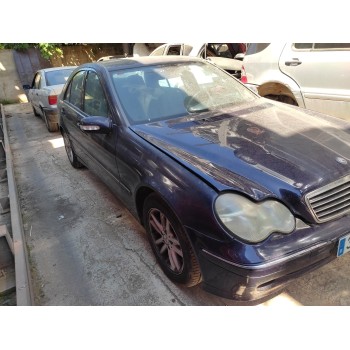 mercedes-benz clase c (w203) berlina del año 2001