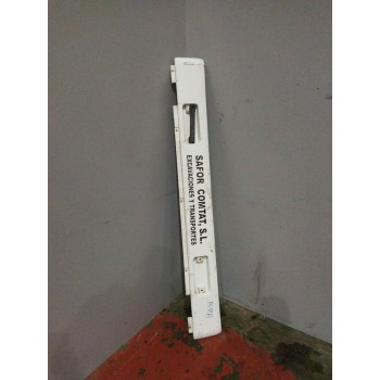 Recambio de molduras delanteras para astra trucks ....... ....... referencia OEM IAM   