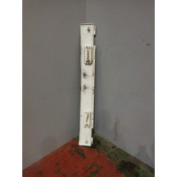 Recambio de molduras delanteras para astra trucks ....... ....... referencia OEM IAM   