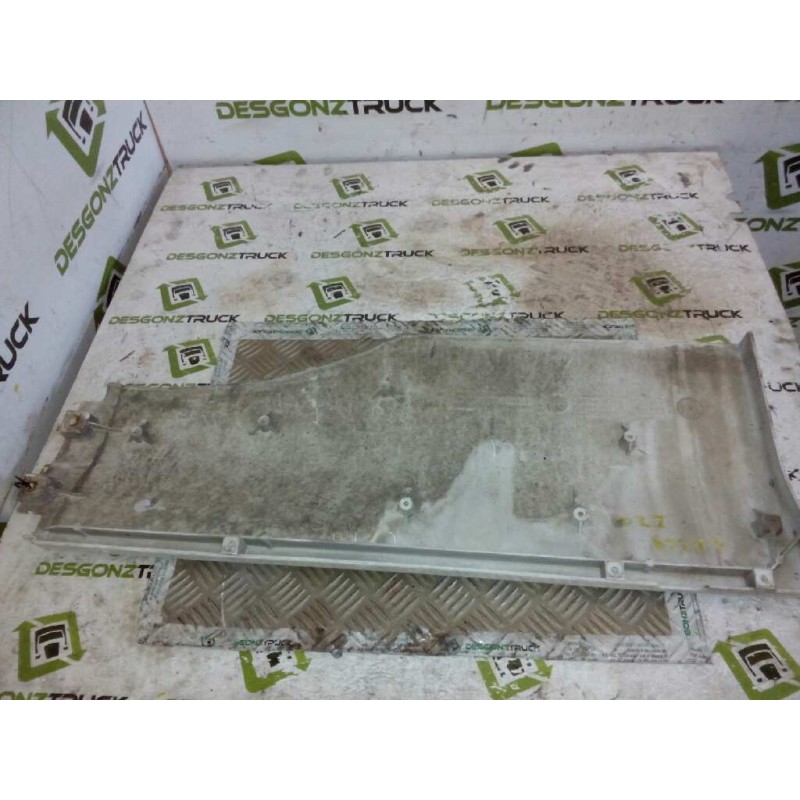 Recambio de moldura trasera cabina para man tg - a 18.460 fg / bb (e3/e4) l referencia OEM IAM 81615100413 PARTE IZQUIERDA - Blanco 2
