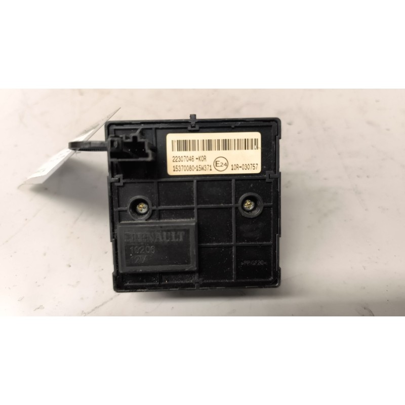 Recambio de mando multifuncion para renault serie t 10.8 diesel referencia OEM IAM 7422307046 22307046 - Blanco 3