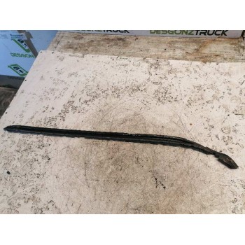 Recambio de moldura luna delantera para ford fiesta berlina básico referencia OEM IAM   DERECHA