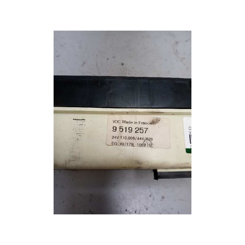 Recambio de cuadro instrumentos para volvo trucks b 12 b12ble (340cv) referencia OEM IAM 9519257 2