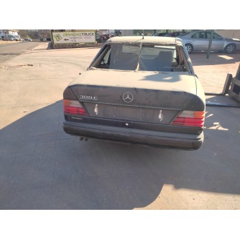 mercedes-benz clase e (w124) berlina del año 1986