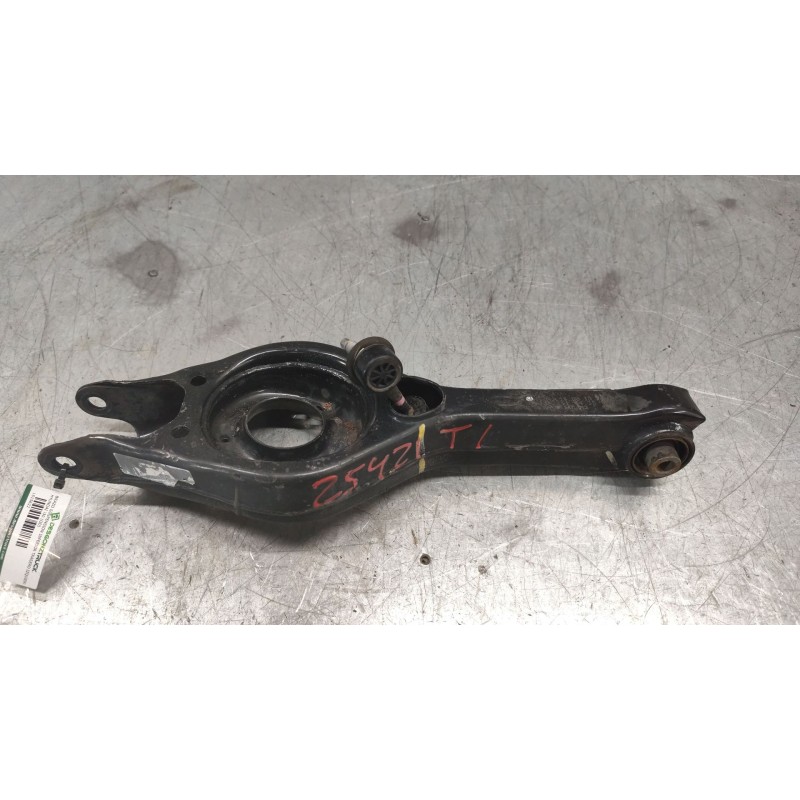 Recambio de brazo suspension inferior trasero izquierdo para hyundai i30 (gd) 1.6 crdi referencia OEM IAM   