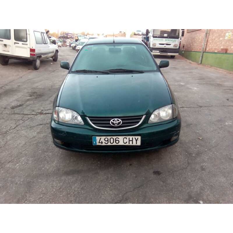 TOYOTA AVENSIS BERLINA (T 22)