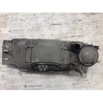 Recambio de faro izquierdo para ford fiesta berlina ghia referencia OEM IAM   