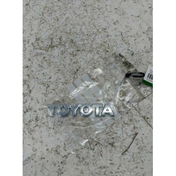 EMBLEMA DE LETRAS TOYOTA 