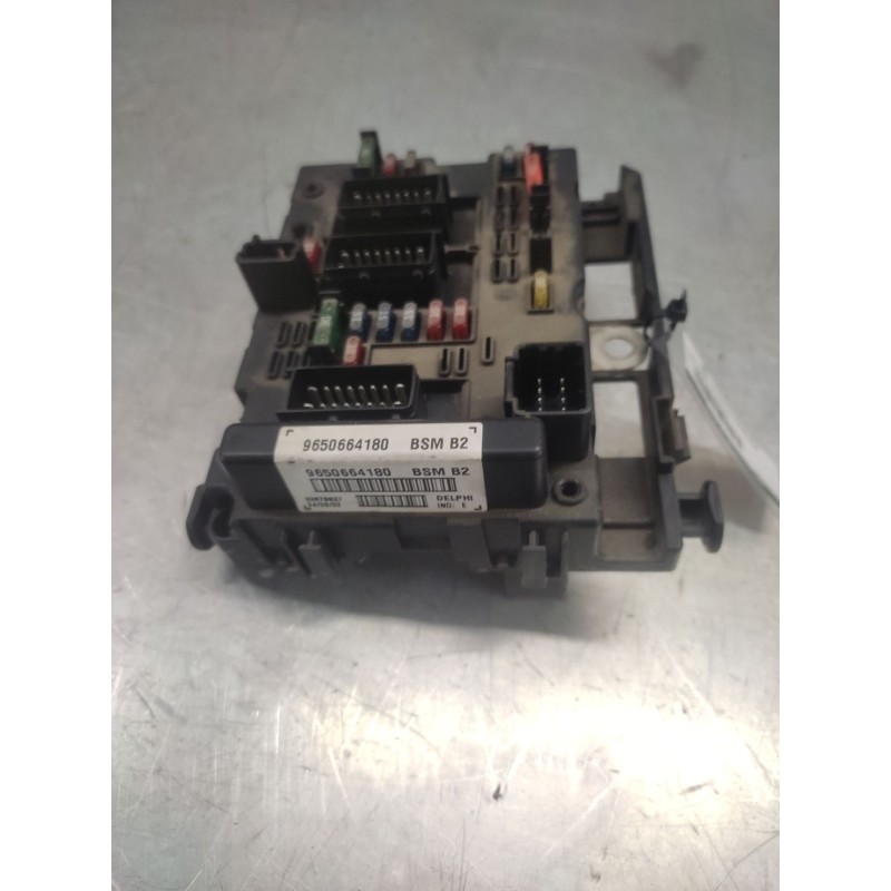 Recambio de caja reles / fusibles para peugeot 206 berlina x-line referencia OEM IAM 9650664180  BSM - Plata 3