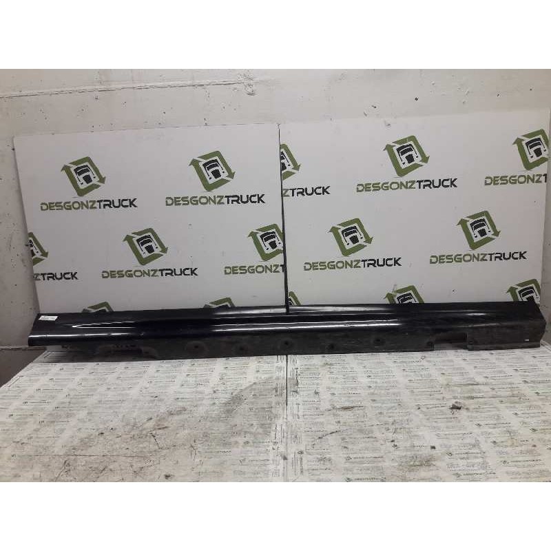 Recambio de estribo derecho para bmw serie 3 berlina (e46) 320d referencia OEM IAM 67590010 821417611 