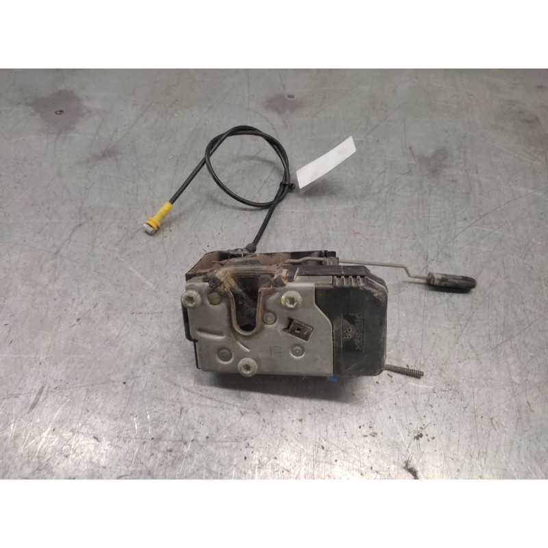 Recambio de cerradura puerta delantera derecha para renault trafic ii furgoneta (fl) 1.9 dci 100 (fl0c) referencia OEM IAM 82000