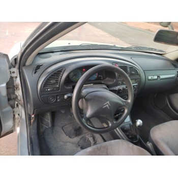 citroën xsara berlina del año 2002