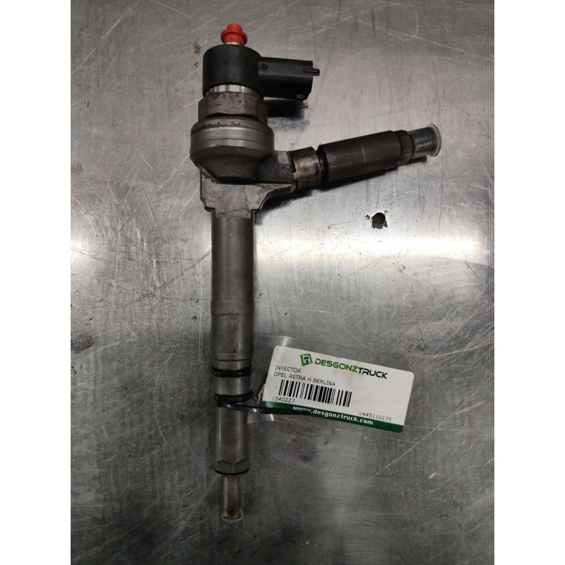 Recambio de inyector para opel astra h berlina cosmo referencia OEM IAM 0445110175  