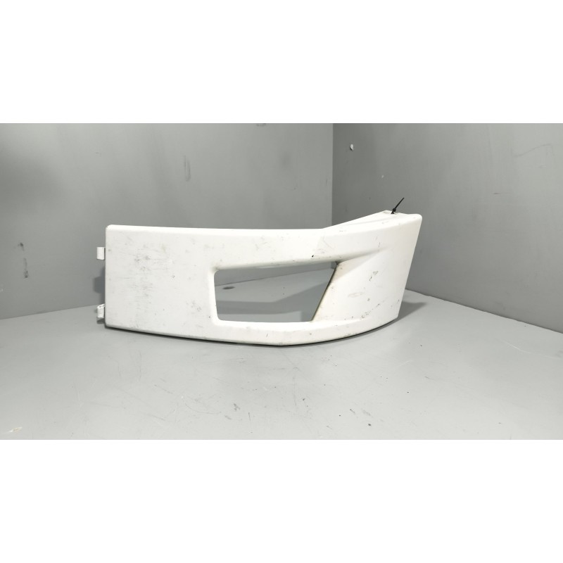 Recambio de moldura para renault serie t 10.8 diesel referencia OEM IAM 82706550  