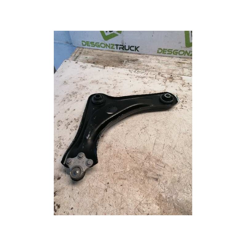 Recambio de brazo suspension inferior delantero derecho para peugeot 208 style referencia OEM IAM 2