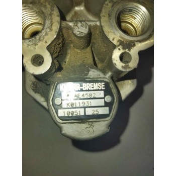Recambio de valvula aire para iveco eurotech (mp) 10.3 diesel referencia OEM IAM AE4502 K011931 VALVULA CUADRUPLE