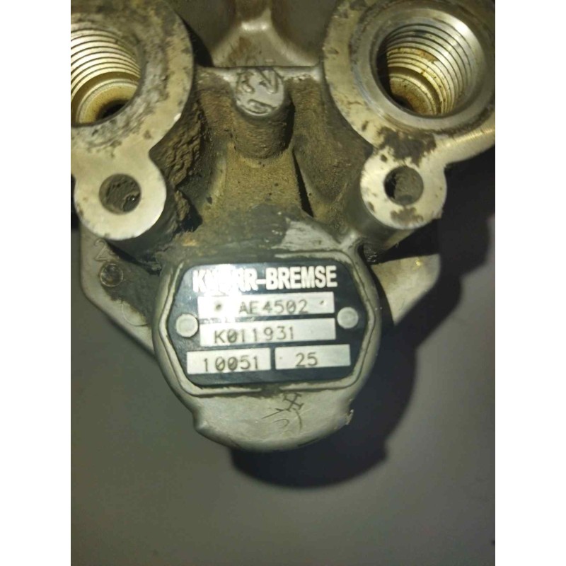 Recambio de valvula aire para iveco eurotech (mp) 10.3 diesel referencia OEM IAM AE4502 K011931 VALVULA CUADRUPLE - Blanco 2