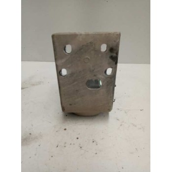 Recambio de soporte para iveco eurocargo 7.7 diesel referencia OEM IAM 8142988  SOPORTE PASO RUEDA IZQUIERDO